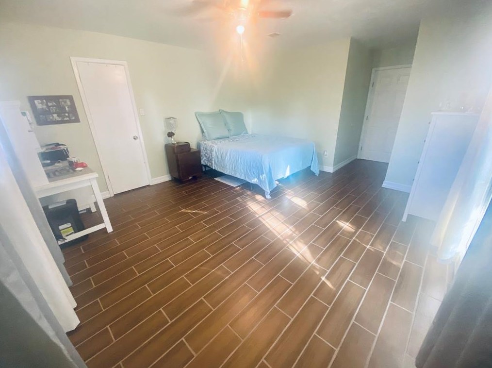 6810 Leandra Dr, Houston TX  77083-1140 exterior