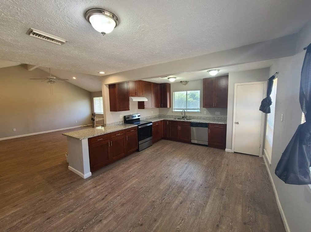 2538 Copper Valley Ct, Houston TX  77067-1804 exterior