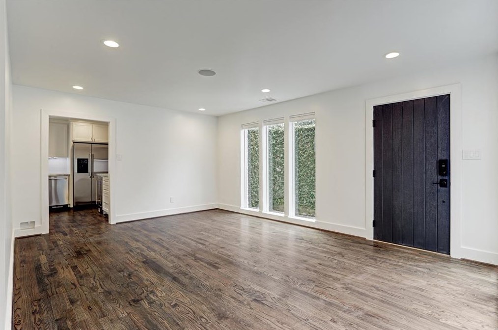 10222 Briar Forest Dr, Houston TX  77042-2400 exterior