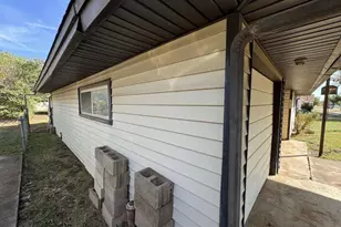 305 W Harrison Ave, Electra, TX 76360 - Photo 17