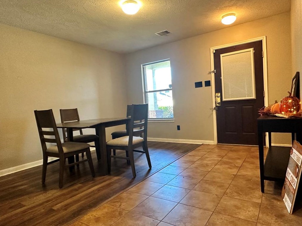 527 Remington Heights Dr, Houston TX  77073-4344 exterior