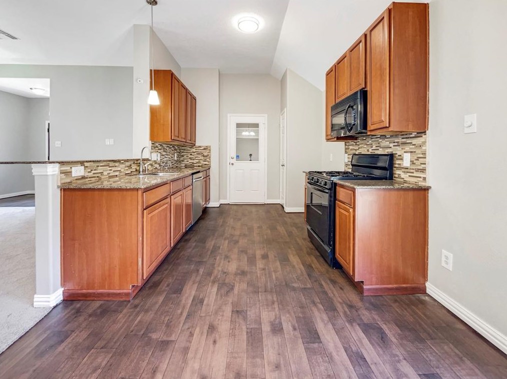 9222 Strawberry Cactus Loop, Houston TX 77064-4619 exterior