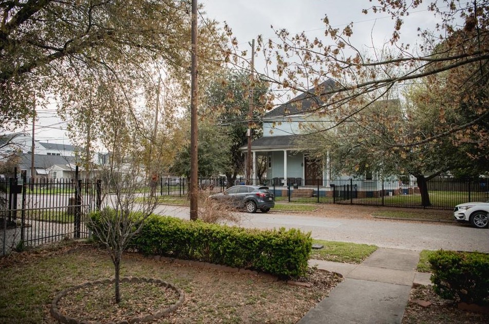 1006 Nadine, Houston TX  77009-2442 exterior