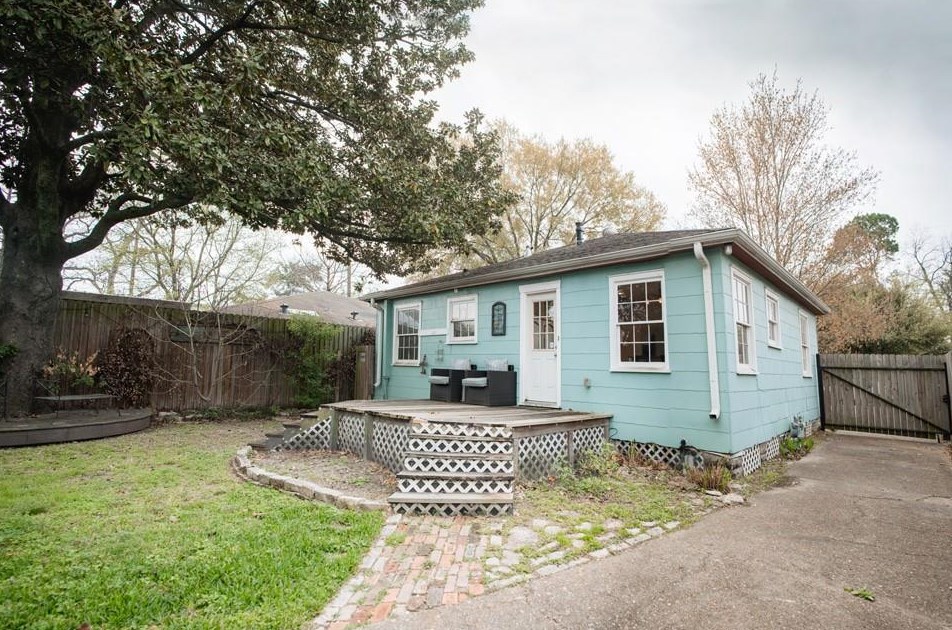 1006 Nadine, Houston TX  77009-2442 exterior