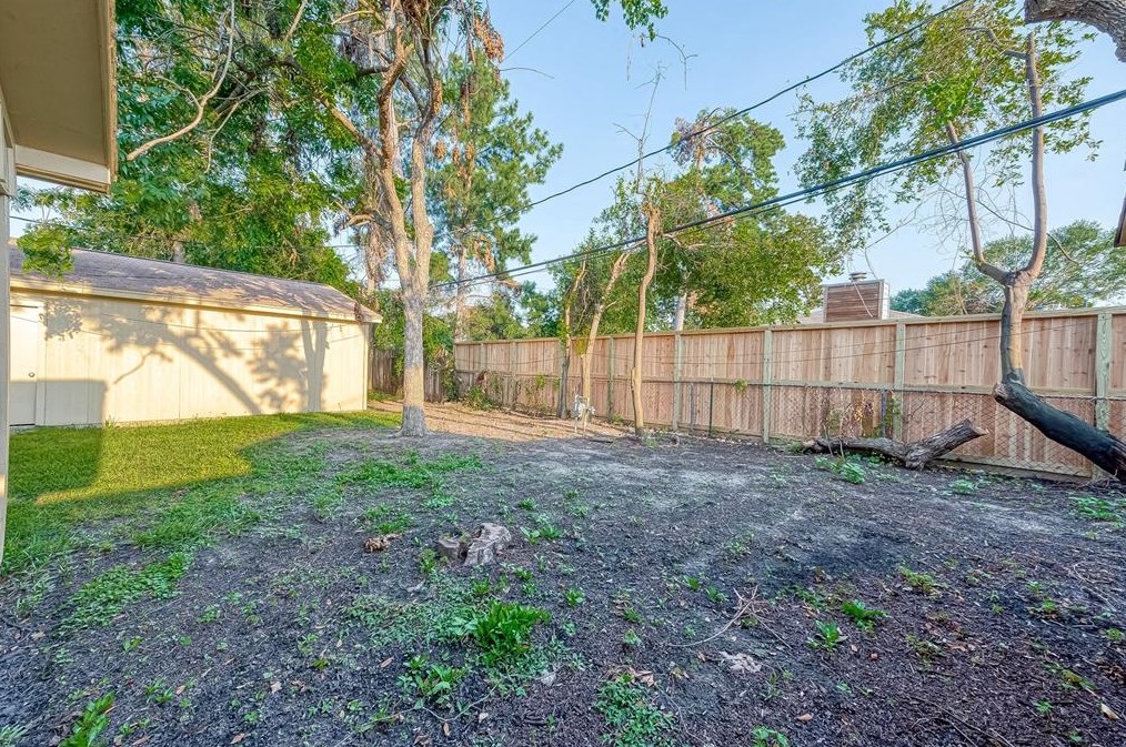 4207 Marlborough, Houston TX  77092-7531 exterior