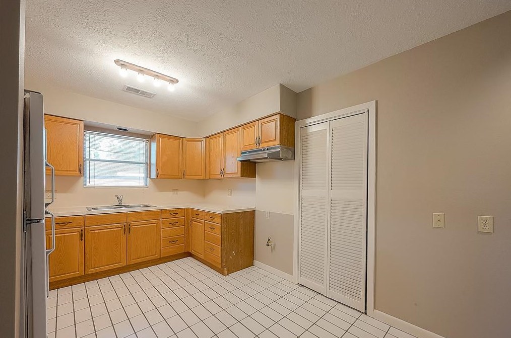 4207 Marlborough, Houston TX  77092-7531 exterior