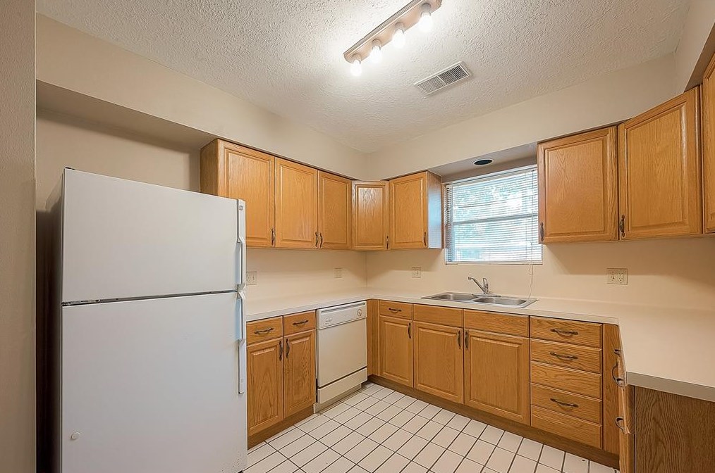 4207 Marlborough, Houston TX  77092-7531 exterior