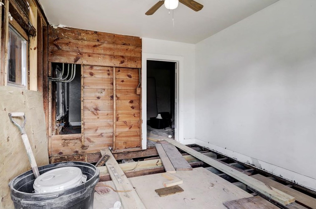 305 Roberts St, Houston TX  77003-2405 exterior