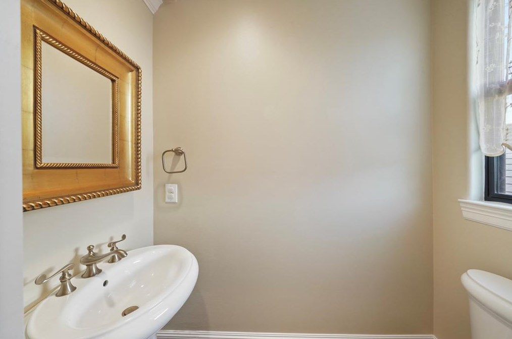 3531 Yupon, Houston TX  77006-4842 exterior