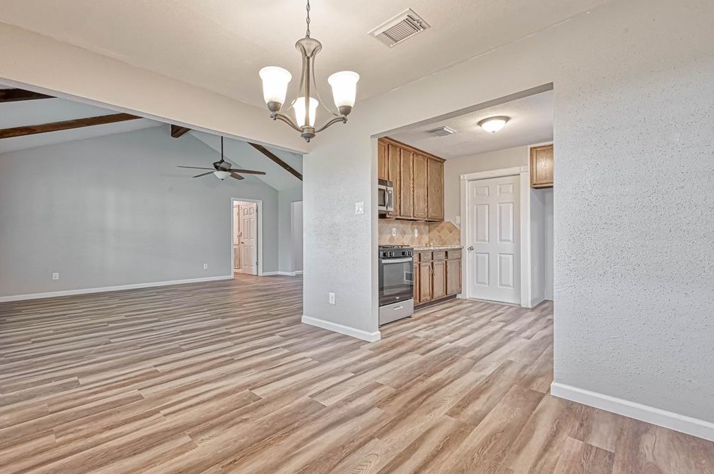 1046 Shady Trail Ln, Houston TX  77038-1833 exterior