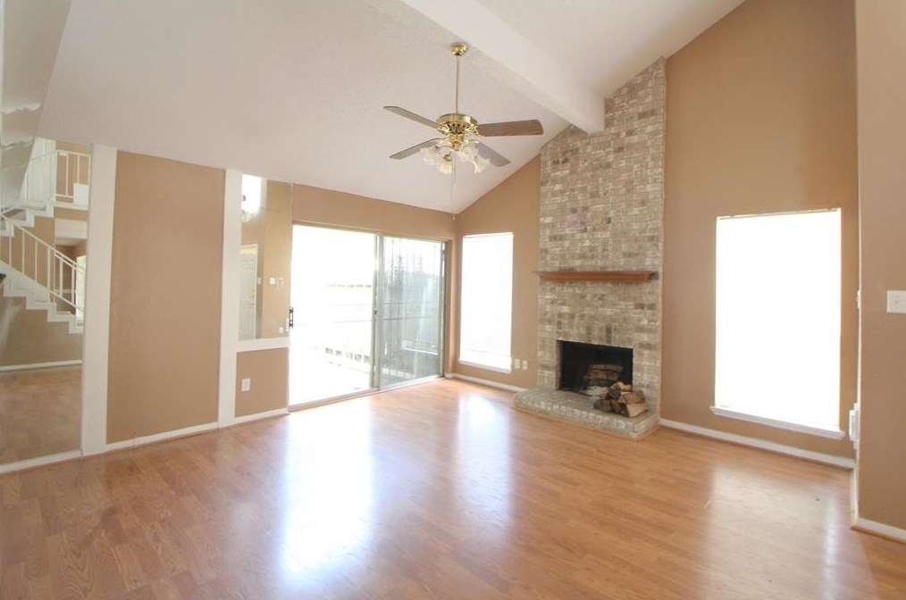 12119 Chapel Oaks Dr, Houston TX  77067-1248 exterior