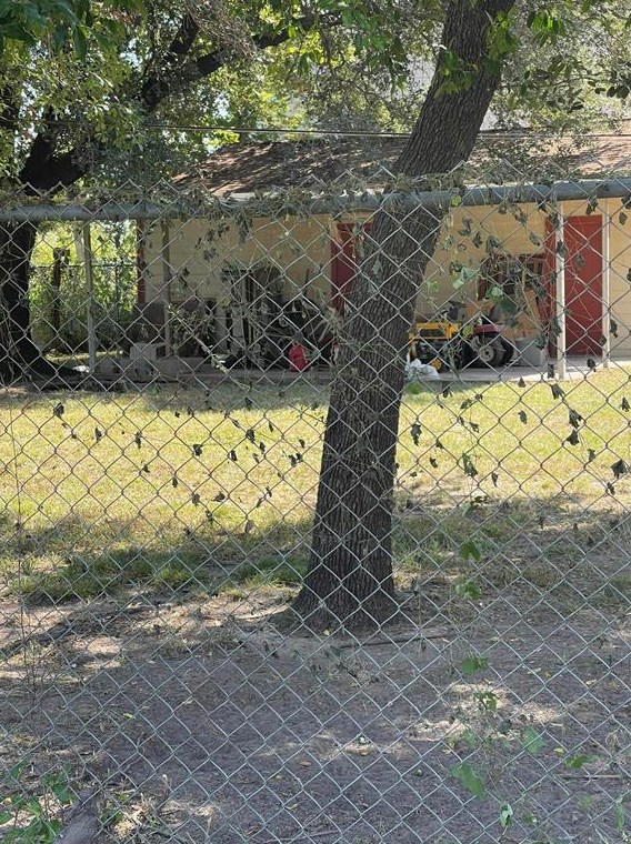 1222 Wycliffe Dr, Houston TX  77043-2706 exterior