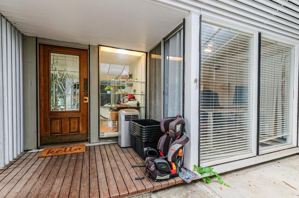 215 Marshall St, Houston TX  77006-4514 exterior