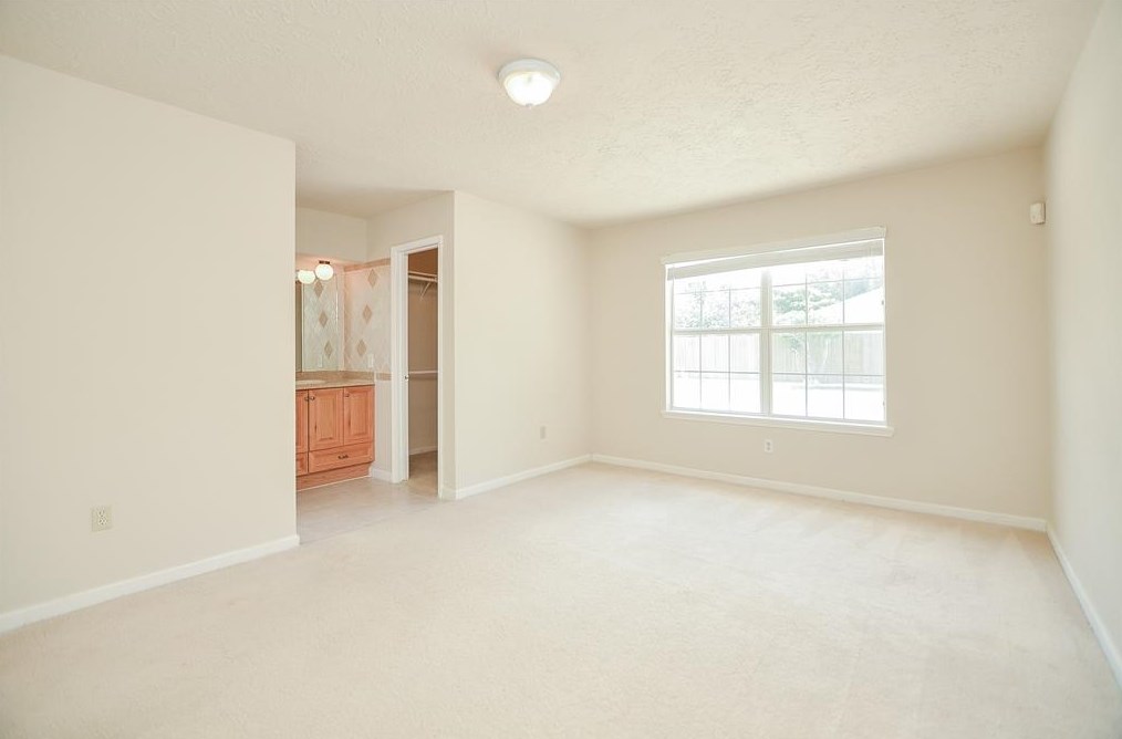 12111 Creekhurst Dr, Houston TX  77099-4111 exterior
