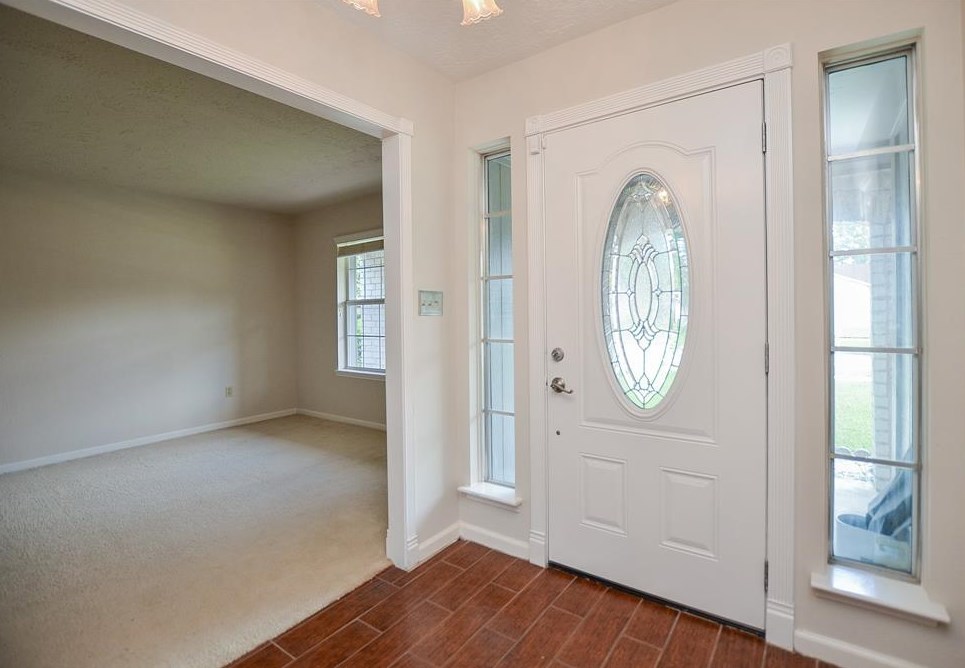 12111 Creekhurst Dr, Houston TX  77099-4111 exterior