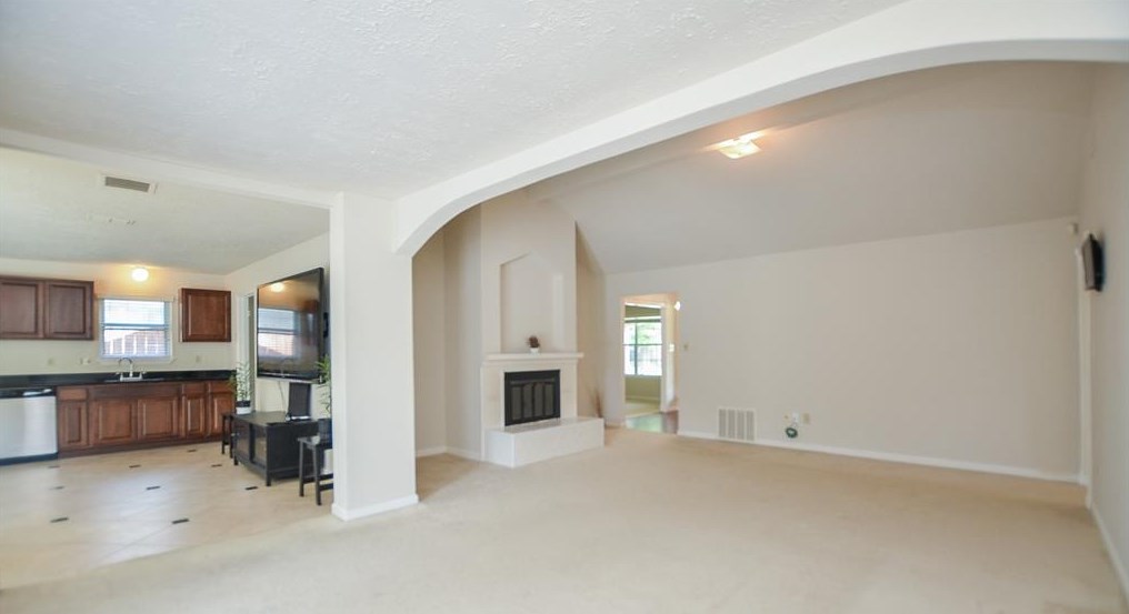 12111 Creekhurst Dr, Houston TX  77099-4111 exterior