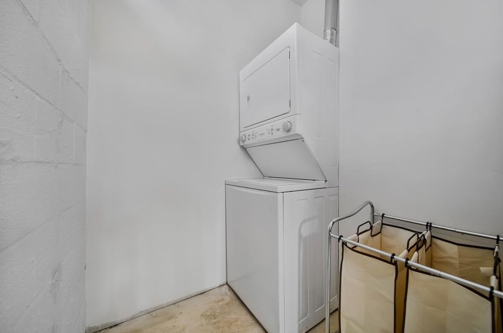 803 Schweikhardt, Houston TX  77020-7744 exterior