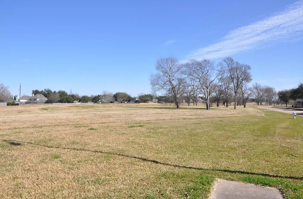 826 Deer Hollow Dr, Sugar Land TX  77479-6469 exterior