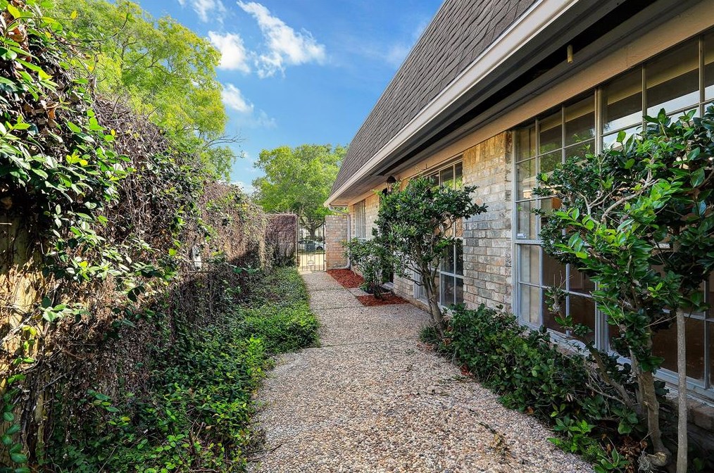 9 Tiffany Sq, Sugar Land TX  77478-3708 exterior