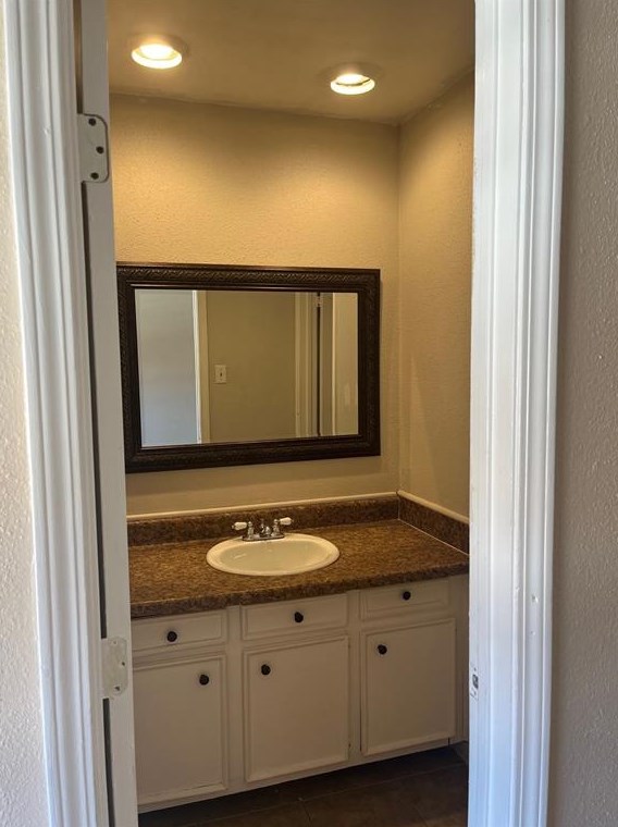 7700 Creekbend Dr, Houston TX  77071-1715 exterior