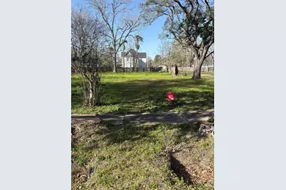 1110 Pipkin Street, Beaumont, TX 77705 - Photo 3