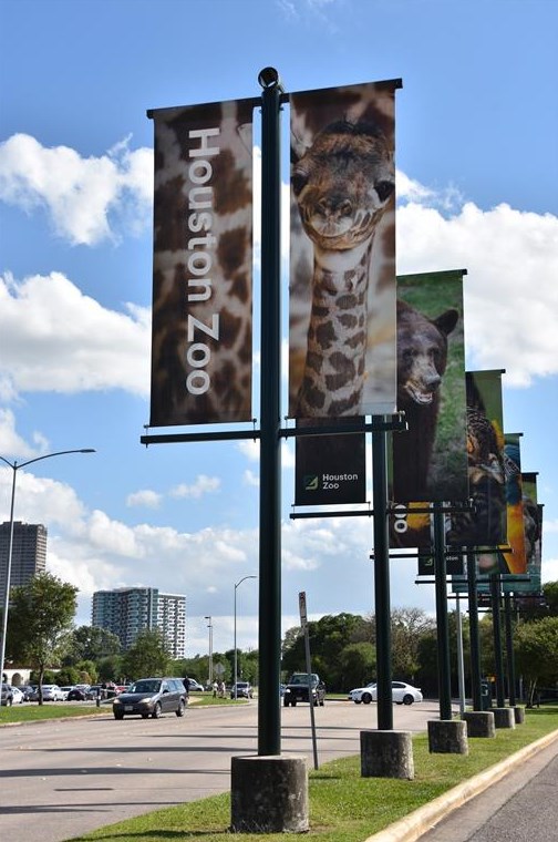 3070 Jensen Dr, Houston TX  77026-5513 exterior