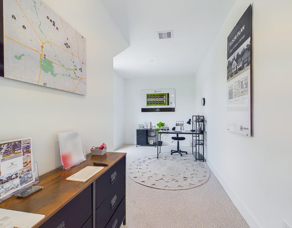 3070 Jensen Dr, Houston TX  77026-5513 exterior