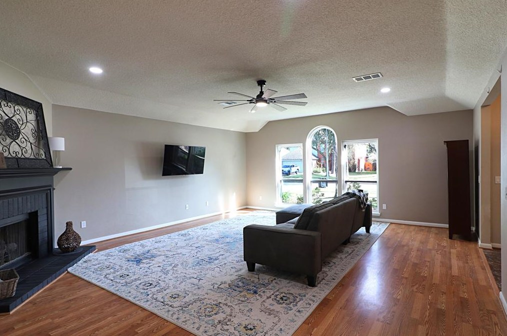 9307 Cabin Creek Dr, Houston TX  77064-3810 exterior