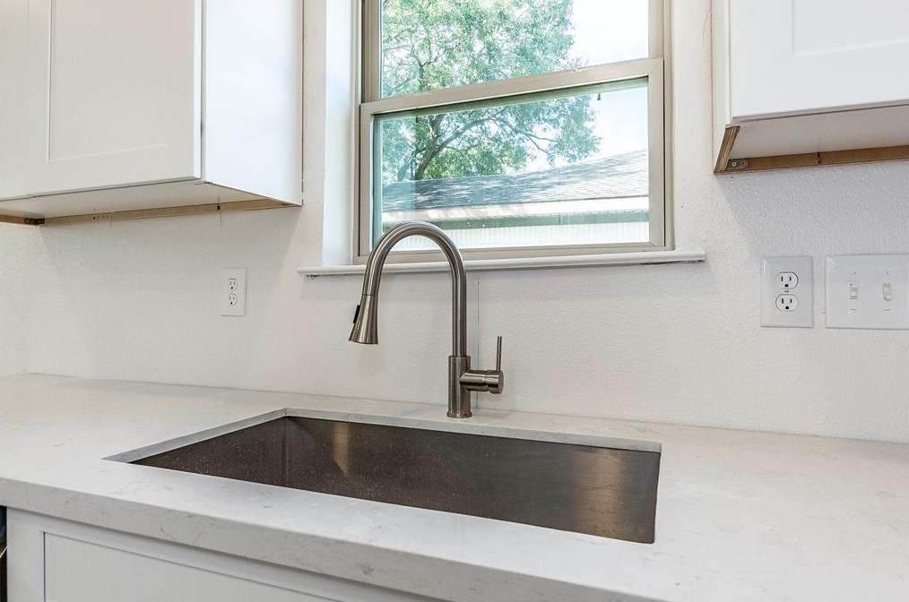 15807 Fathom Ln, Houston TX 77062-4437 exterior