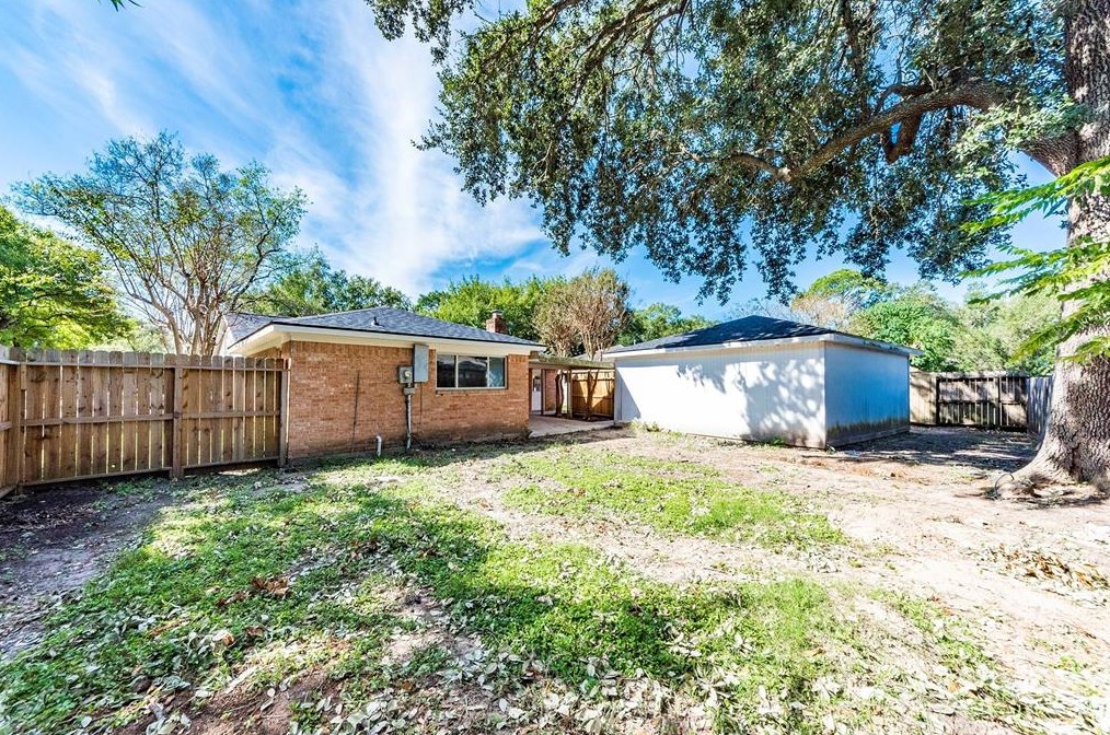 15807 Fathom Ln, Houston TX 77062-4437 exterior