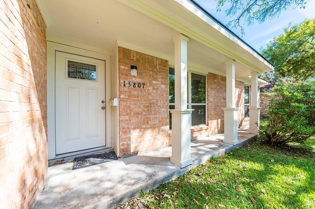 15807 Fathom Ln, Houston TX 77062-4437 exterior