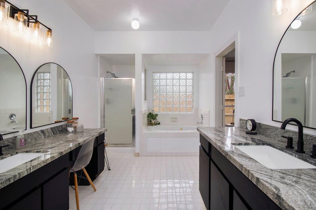 13522 Scenic Glade Dr, Houston TX  77059-2809 exterior