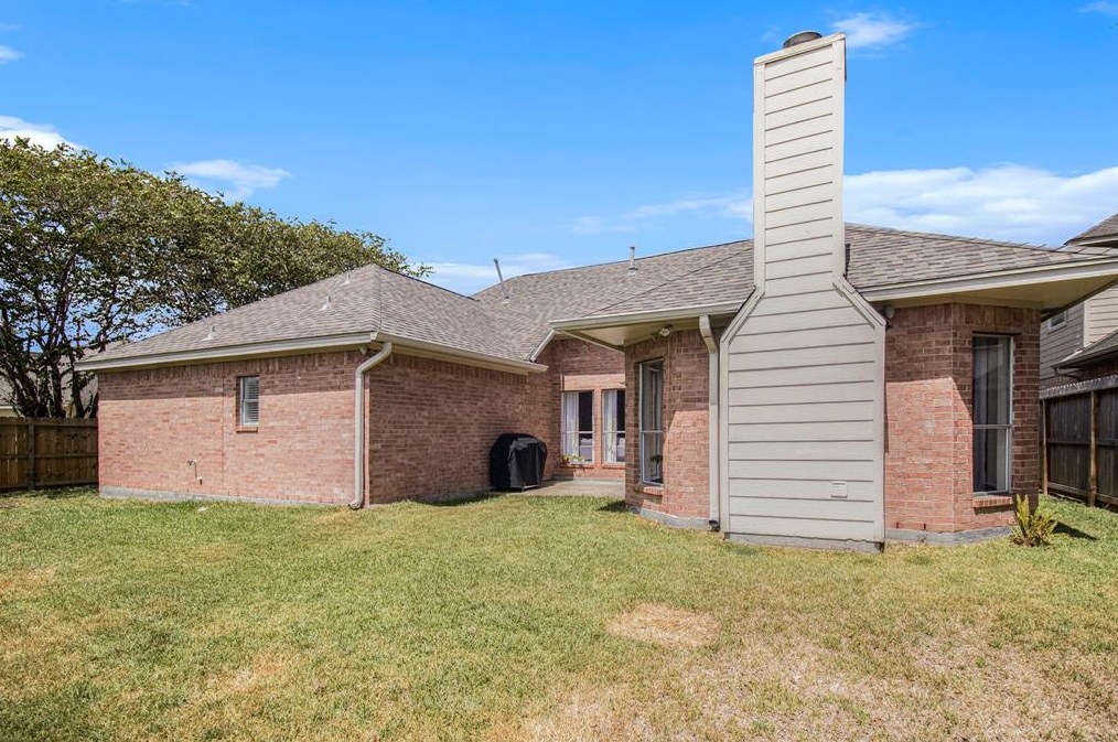 13522 Scenic Glade Dr, Houston TX  77059-2809 exterior