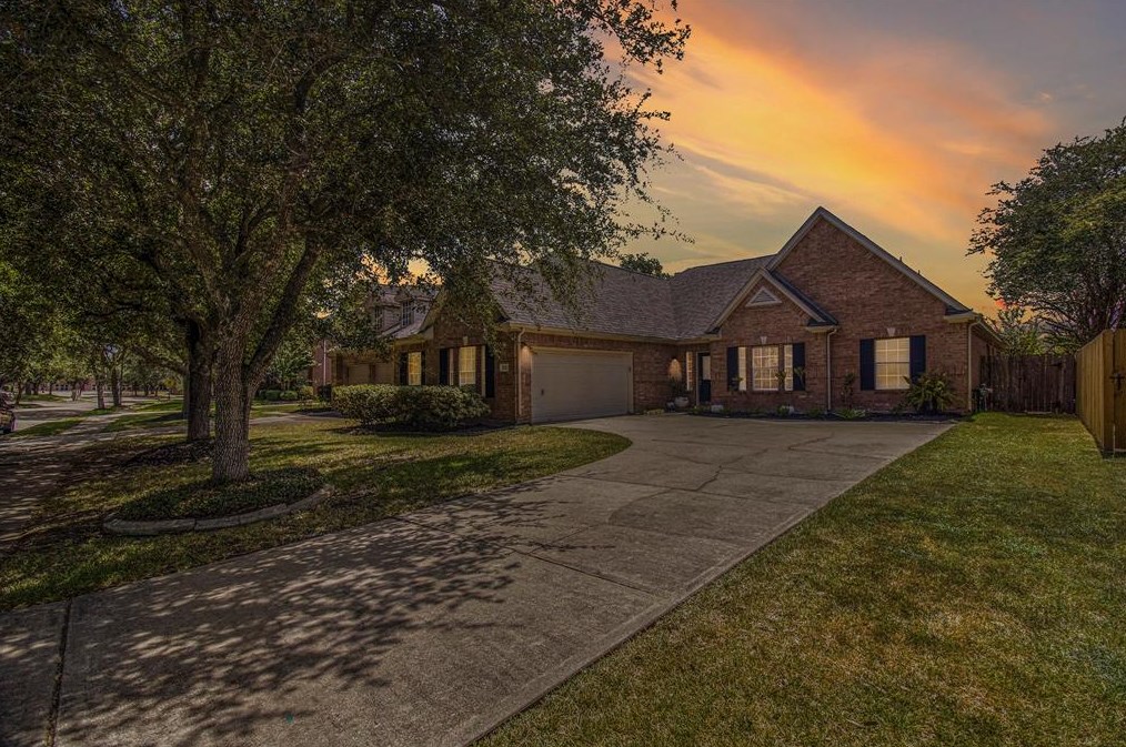 13522 Scenic Glade Dr, Houston TX  77059-2809 exterior