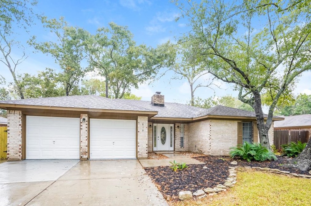 810 Hyannis Port St, Crosby TX  77532-5512 exterior