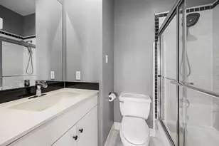 1926 Indiana St, Houston, TX 77019 - Photo 25