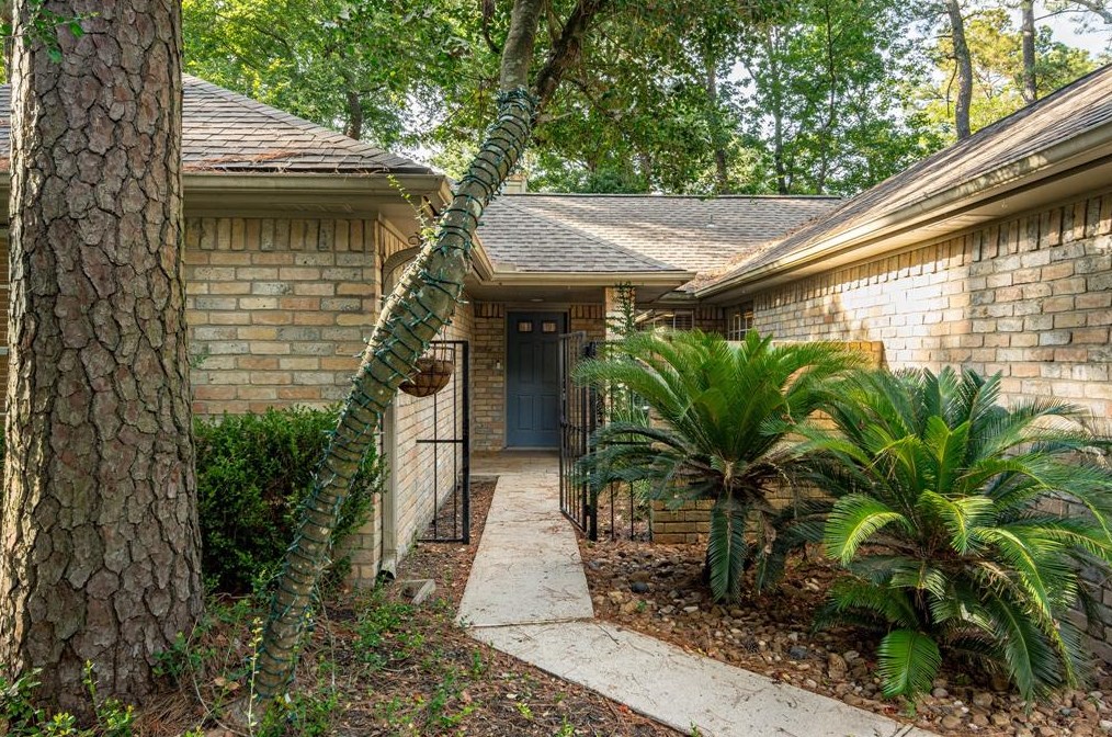 10 Rolling Mill Ln, Spring TX  77380-1588 exterior
