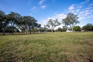 1310 N Wharton St, El Campo, TX 77437 - Photo 1