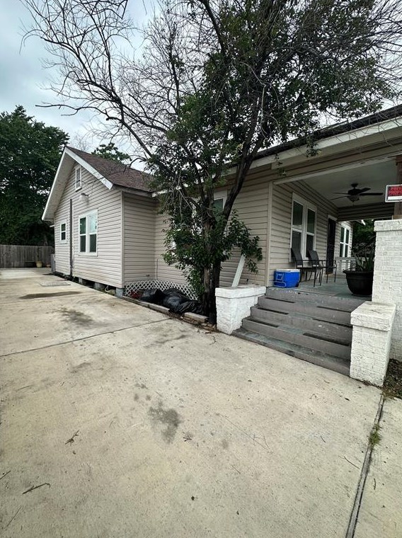 2829 Eastex Fwy, Houston TX  77026-6009 exterior