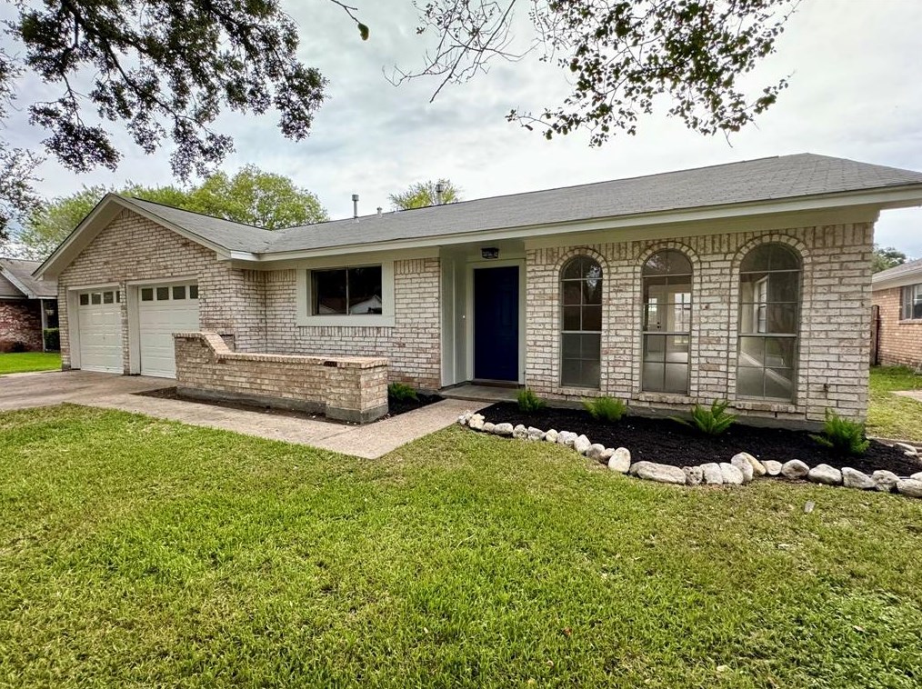1402 Cactus St, Baytown TX  77521-3508 exterior