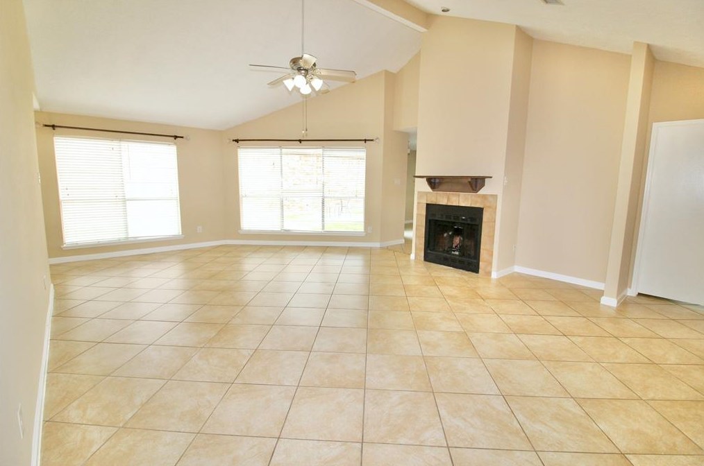 1926 Summerfield Pl, Sugar Land TX  77478-2557 exterior