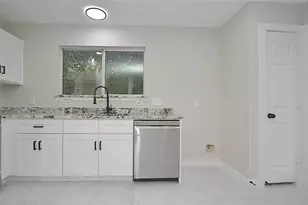 631 Aweigh Dr, Crosby, TX 77532 - Photo 5
