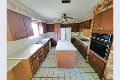 1601 15th Street N, Texas City, TX 77590 - Photo 5