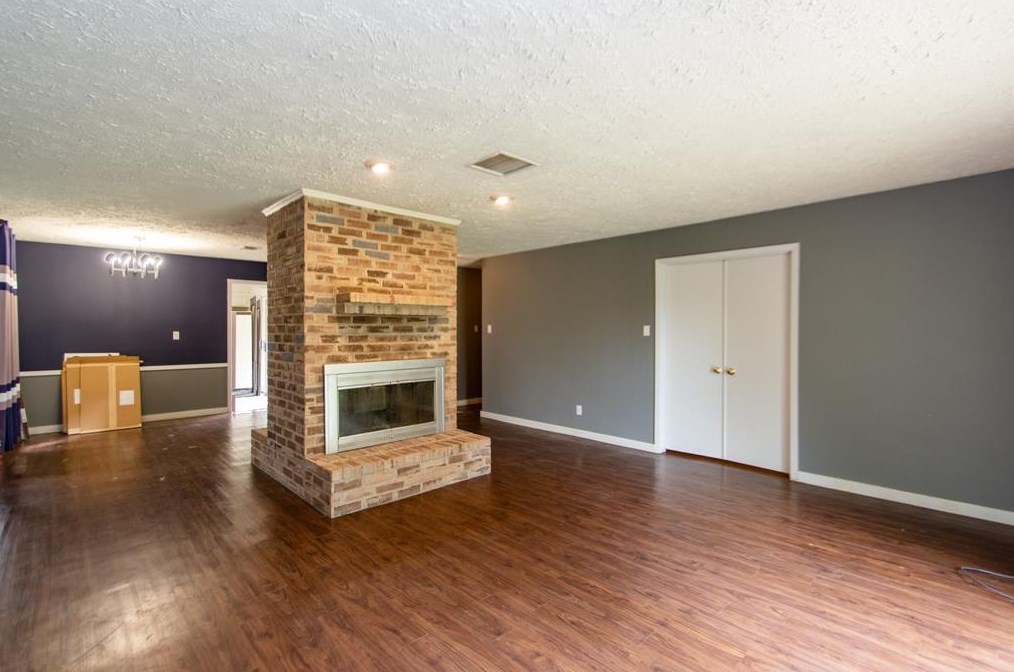 711 Charidges Dr, Houston TX  77034-5313 exterior