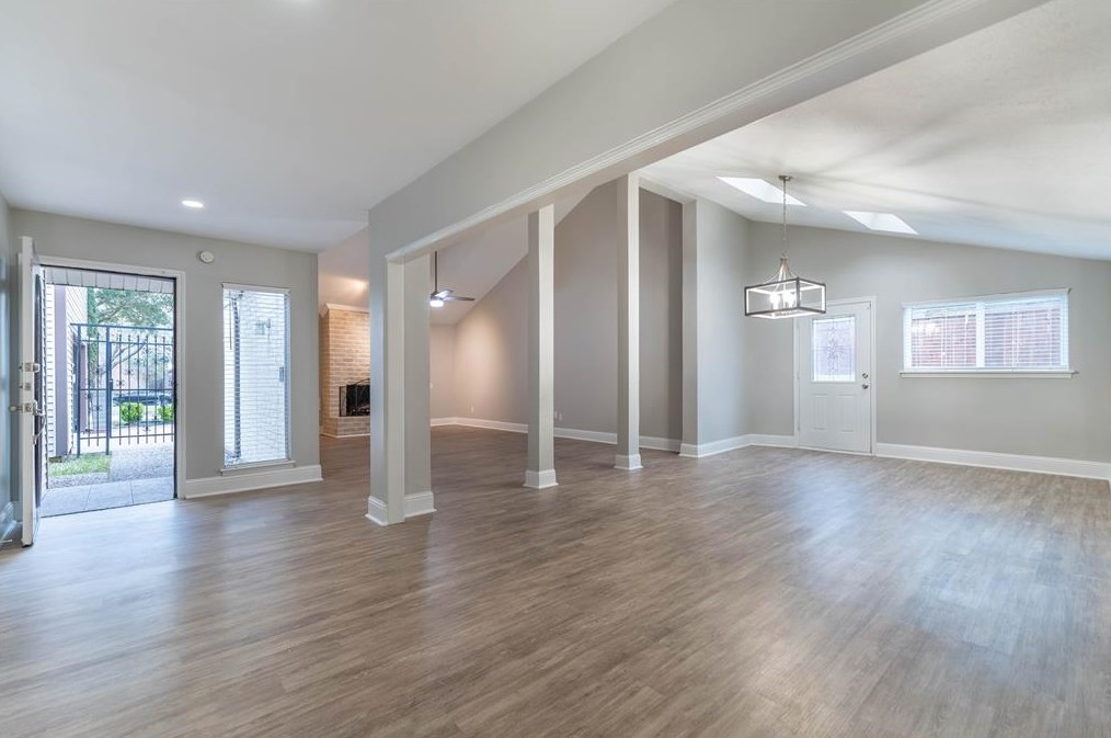 11859 Briar Forest Dr, Houston TX  77077-4135 exterior