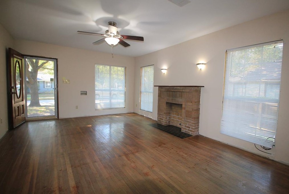 1905 Idylwood Dr, Houston TX  77023-4804 exterior