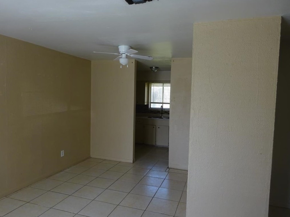 4438 Oak Shadows Dr, Houston TX  77091-5215 exterior