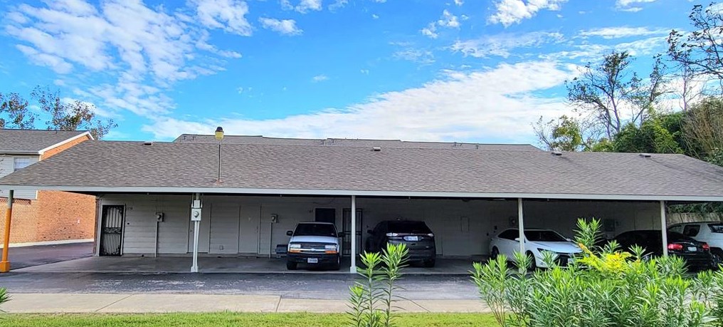 1357 Ramada Dr, Houston TX  77062-5909 exterior