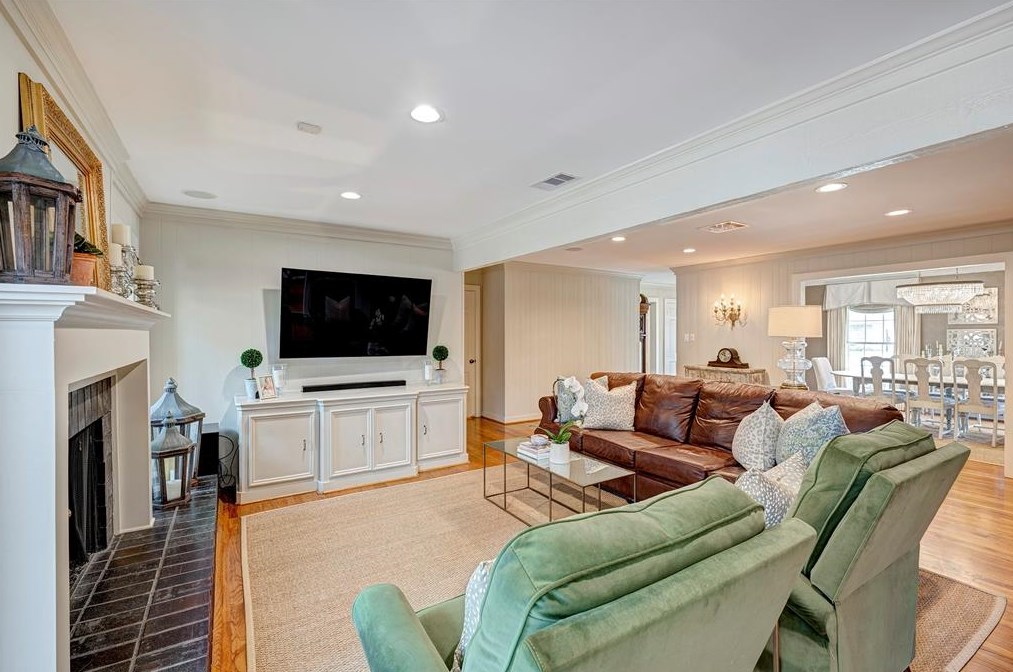 6236 Terwilliger Way, Houston TX  77056-2607 exterior