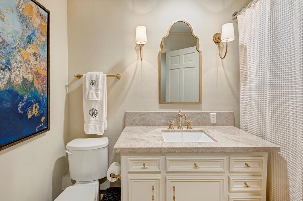 6236 Terwilliger Way, Houston TX  77056-2607 exterior